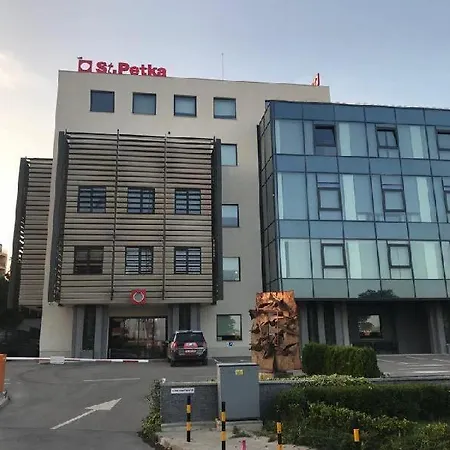 Apartment едностаен C паркомясто, перфектен в гр в кв левски очна клиника св петка и умбал св марина